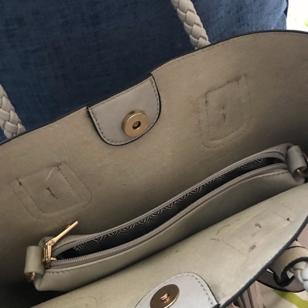 Purse - Picture 3 of 4